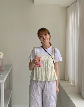 Gark Flower Nylon Sleeveless Blouse
